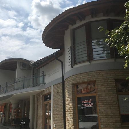 Konde Apartments A Dunajská Streda Εξωτερικό φωτογραφία
