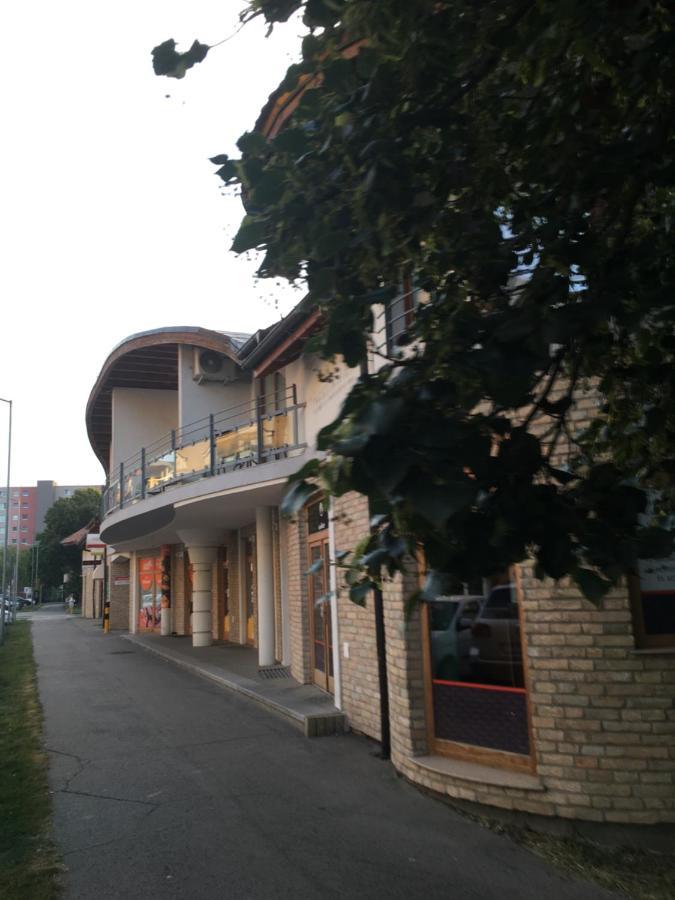 Konde Apartments A Dunajská Streda Εξωτερικό φωτογραφία